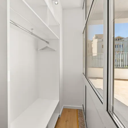 Sunlit Terrace In The Heart Of The City Apartment *