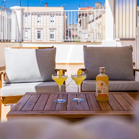 Sunlit Terrace In The Heart Of The City *